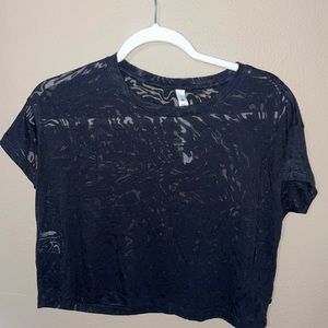 Lululemon cropped tee